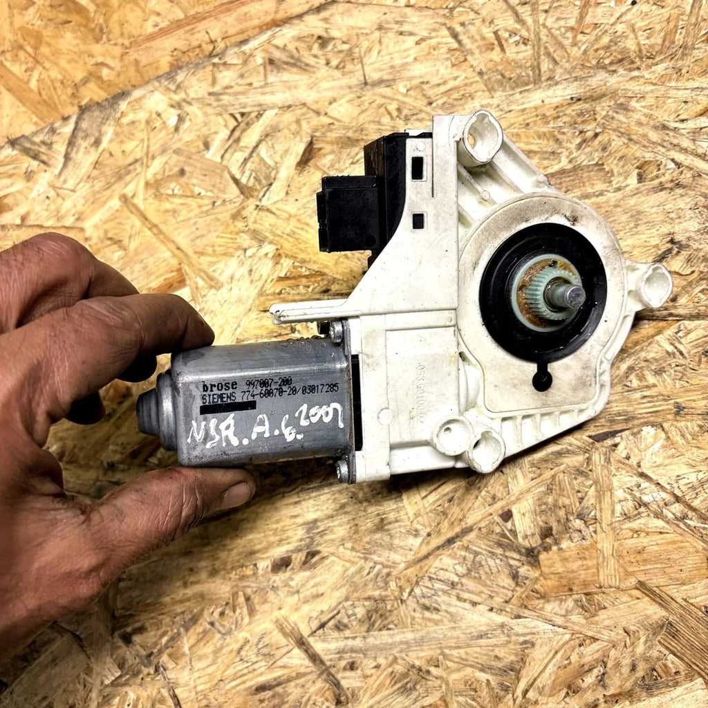 Audi A6 2.0 DIESEL BLB 2007 PASSENGER REAR WINDOW MOTOR 4F0959801C