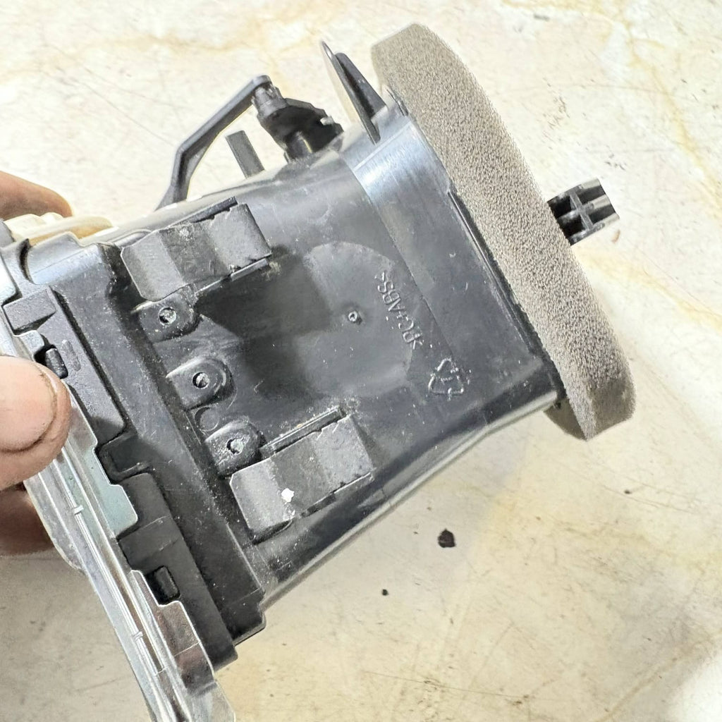 Volvo V40 2016-2019 Facelift Rear Right Air Vent 7480-300