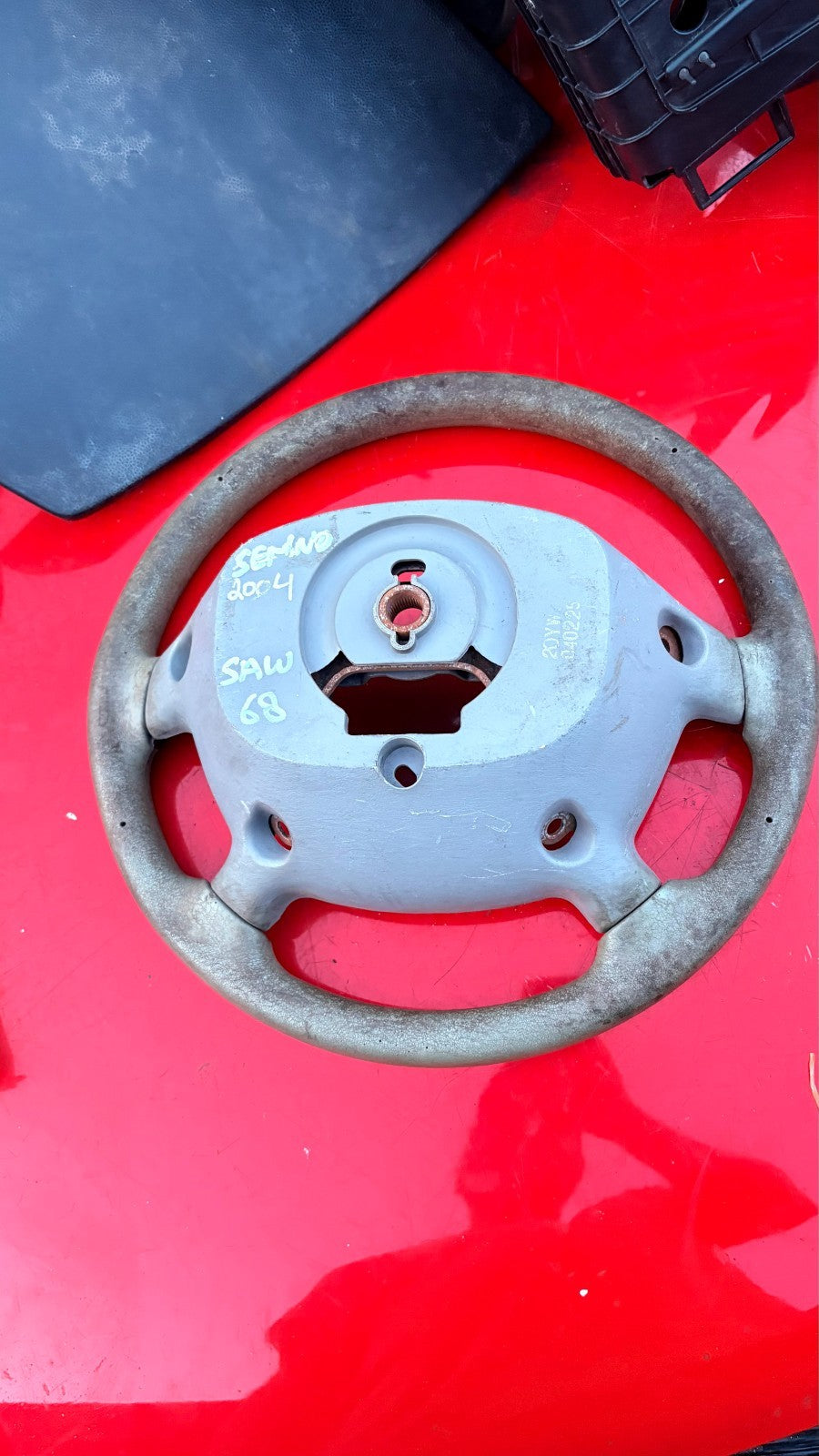 KIA SEDONA MK1 2004 4 SPOKE STEERING WHEEL