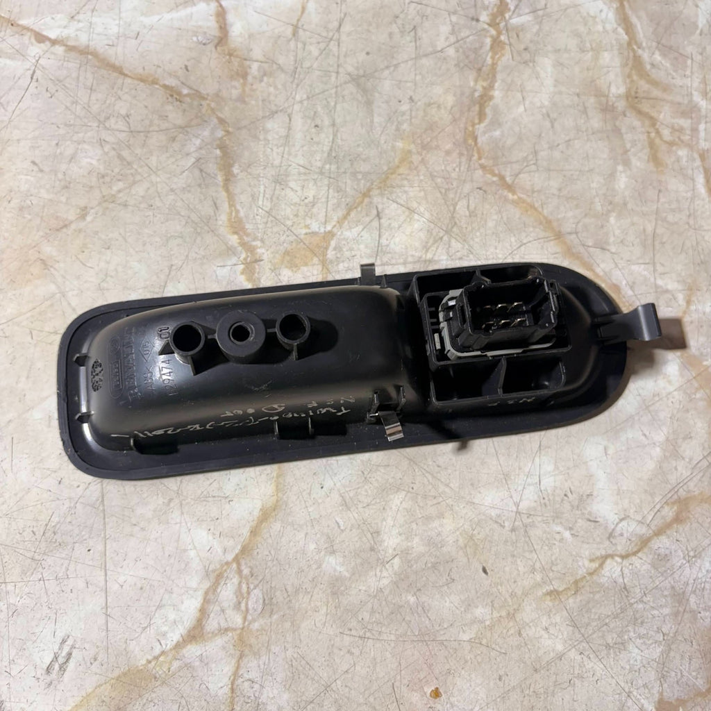 RENAULT TWINGO 2007-2014 FRONT LEFT WINDOW LIFTER SWITCH REGULATOR 8200356517B