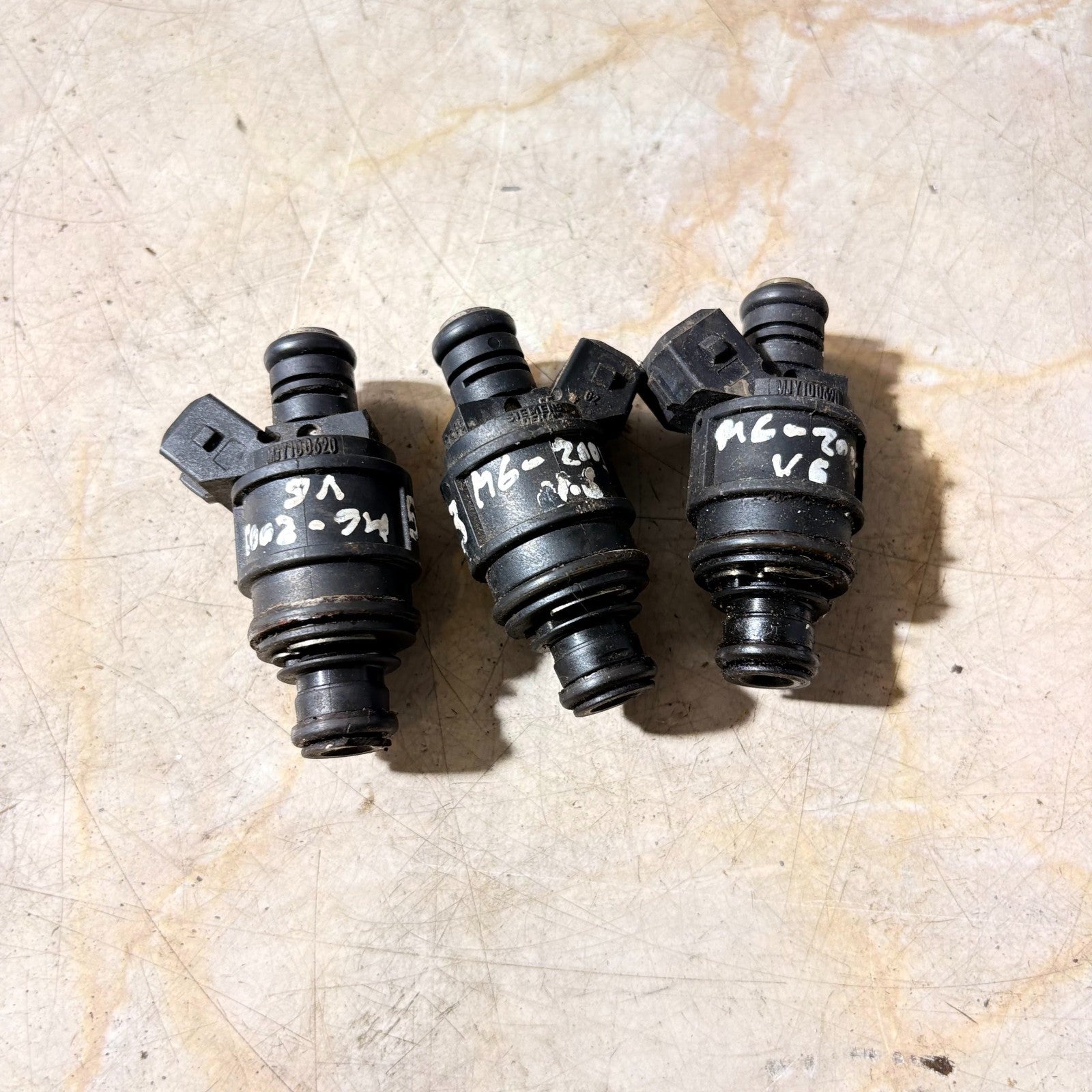 MG 2002-2005 FUEL INJECTORS MJY100620 SET OF 3