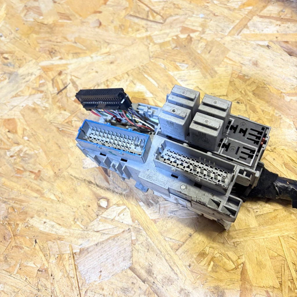 Vauxhall Combo C 2004-2011 Engine Bay Fuse Box Relay Module 09115148 9115148