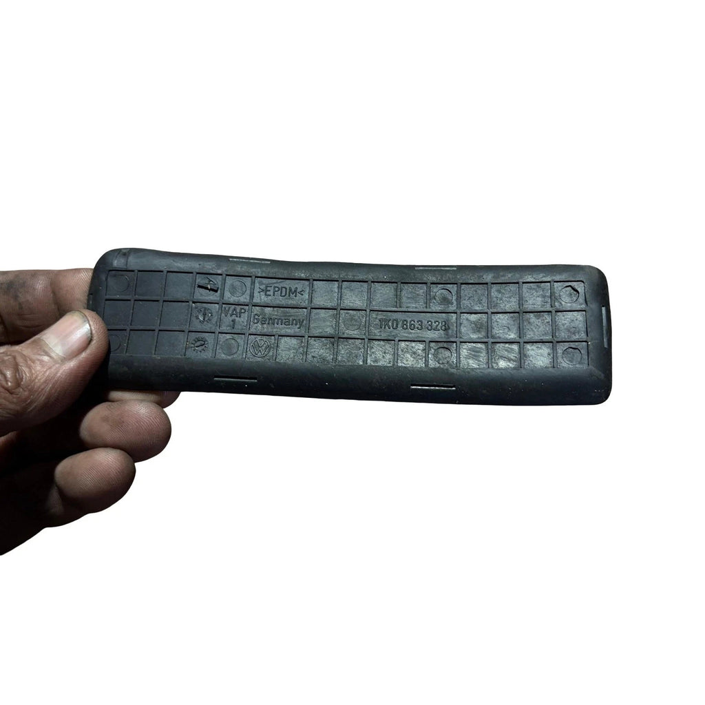 VW Golf MK5 Jetta Scirocco Eos Centre Console Rubber Storage Mat Insert 1K086332
