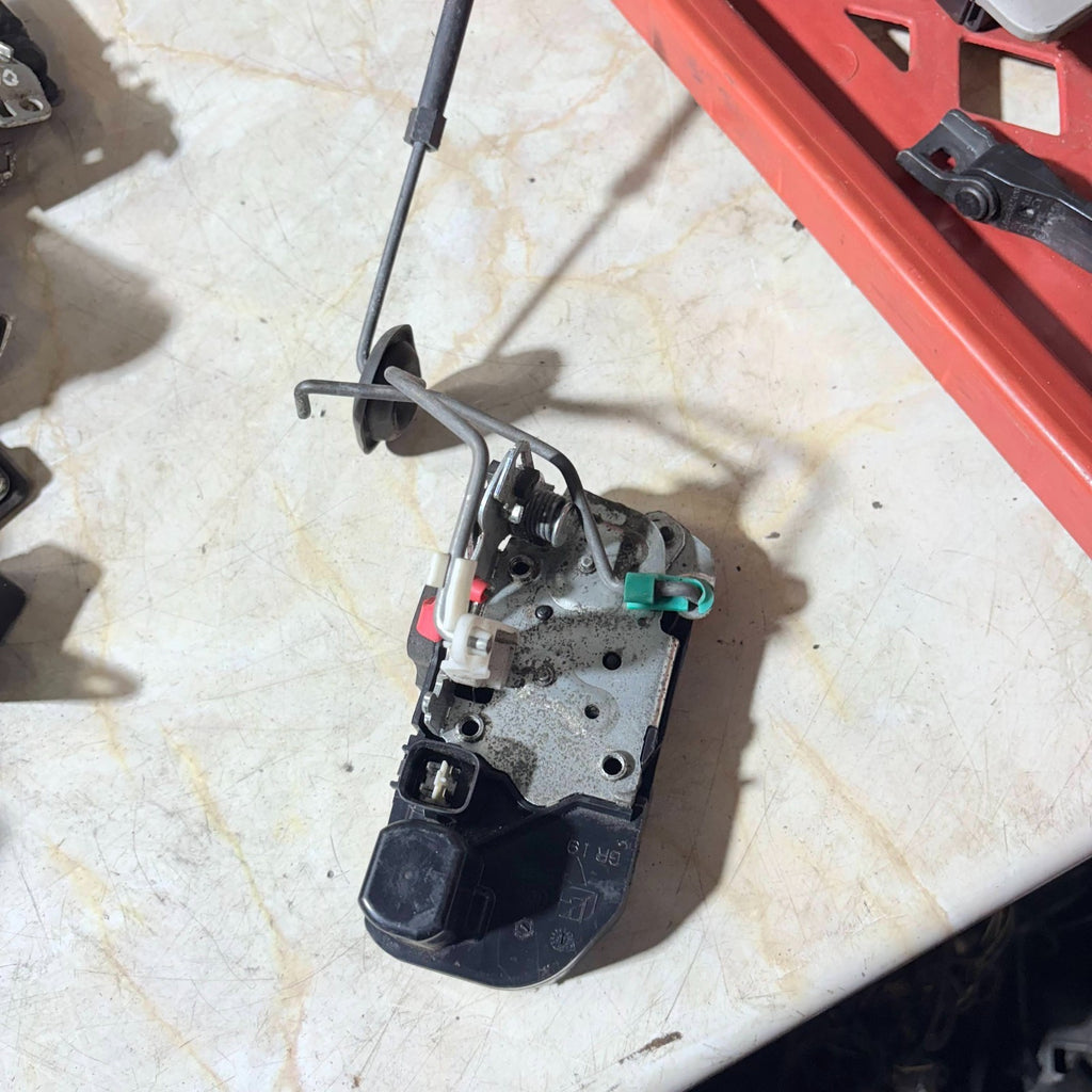 CHRYSLER PT CRUISER 2004-2008.DOOR LOCK MOTOR REAR DRIVER SIDE OFFSIDE