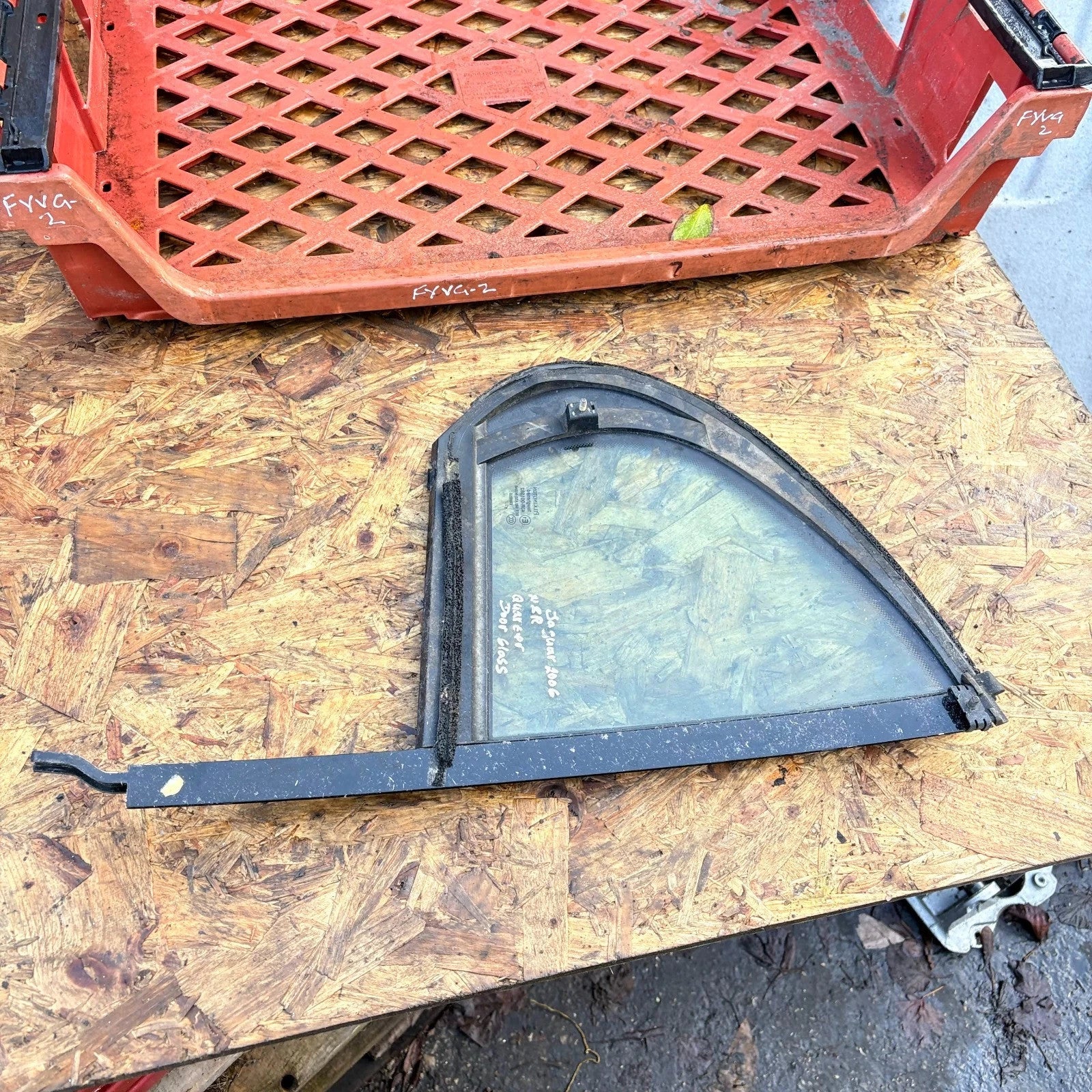 Jaguar X-Type Estate 2005-2009 Rear Door Quarter Glass Window Left NS C2S19492