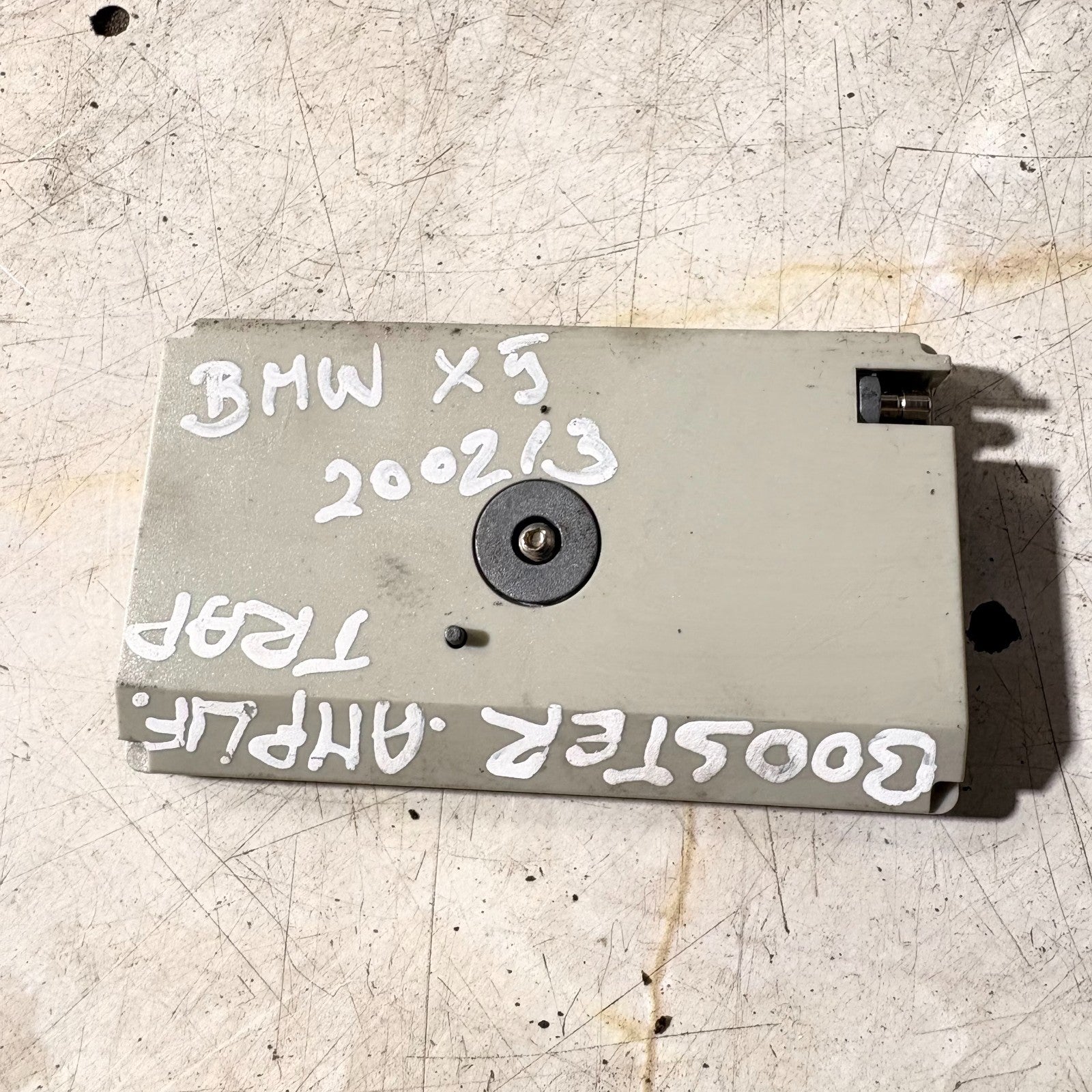BMW X5 E3 99-06 REAR AERIAL ANTENNA DIVERSITY AMPLIFIER 8 377 654