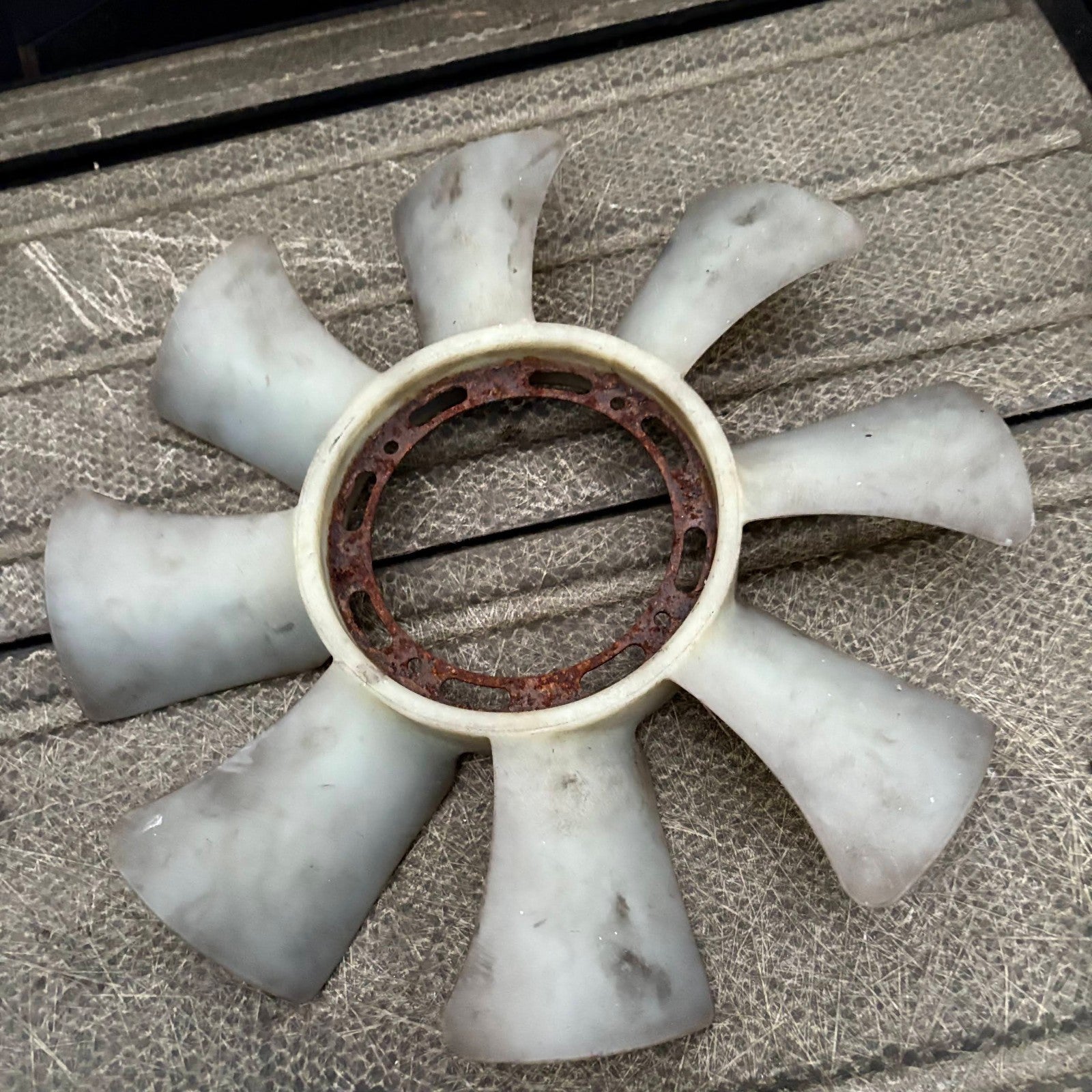 KIA SORENTO MK1 02-09 2.5 CRDI DIESEL ENGINE RADIATOR COOLING FAN 25261-42920