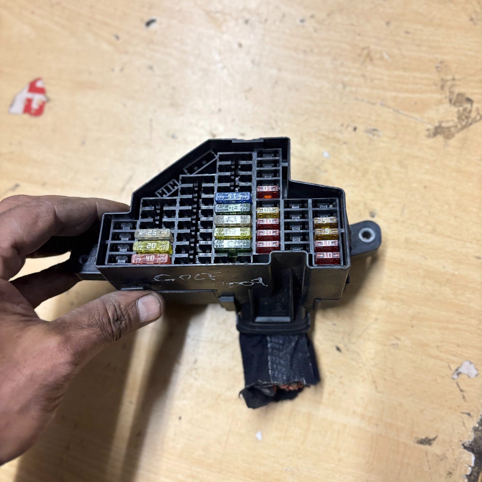 VW Golf Fuse Box Control Unit Relay Power Distribution Module 2009