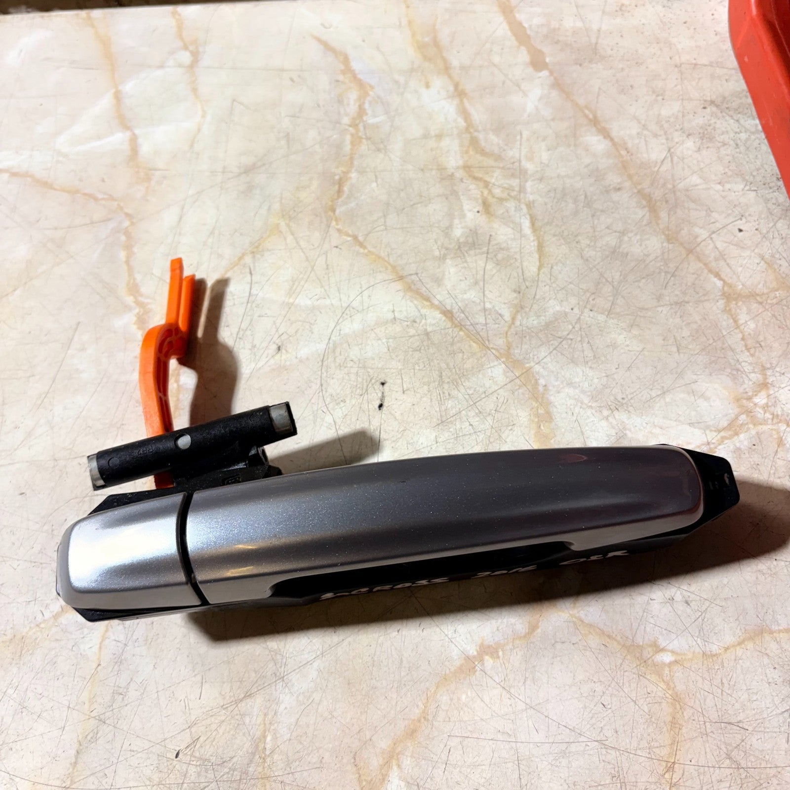 SUZUKI S-CROSS MK2 2016 EXTERIOR DOOR HANDLE REAR RIGHT DRIVER SIDE SILVER