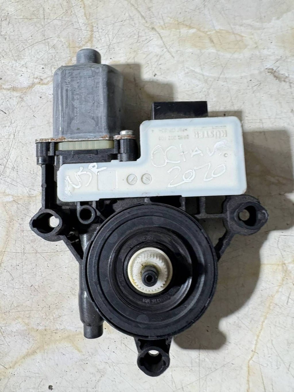 SEAT LEON FR 2017-20 NEARSIDE REAR DOOR WINDOW MOTOR (5 DOOR) 5Q0959407A P4299