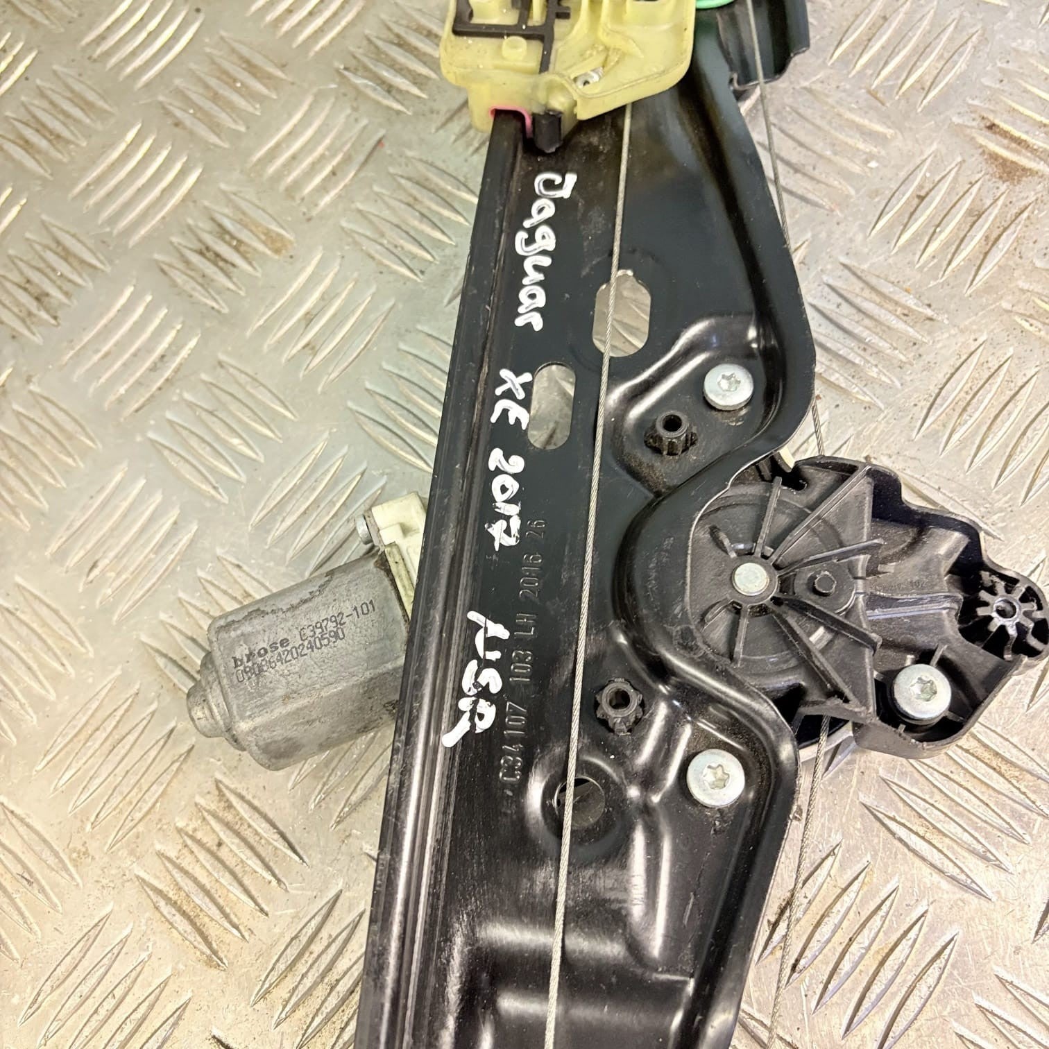 2017 JAGUAR XE X760 PASSENGER REAR DOOR WINDOW REGULATOR & MOTOR GX7327001AC