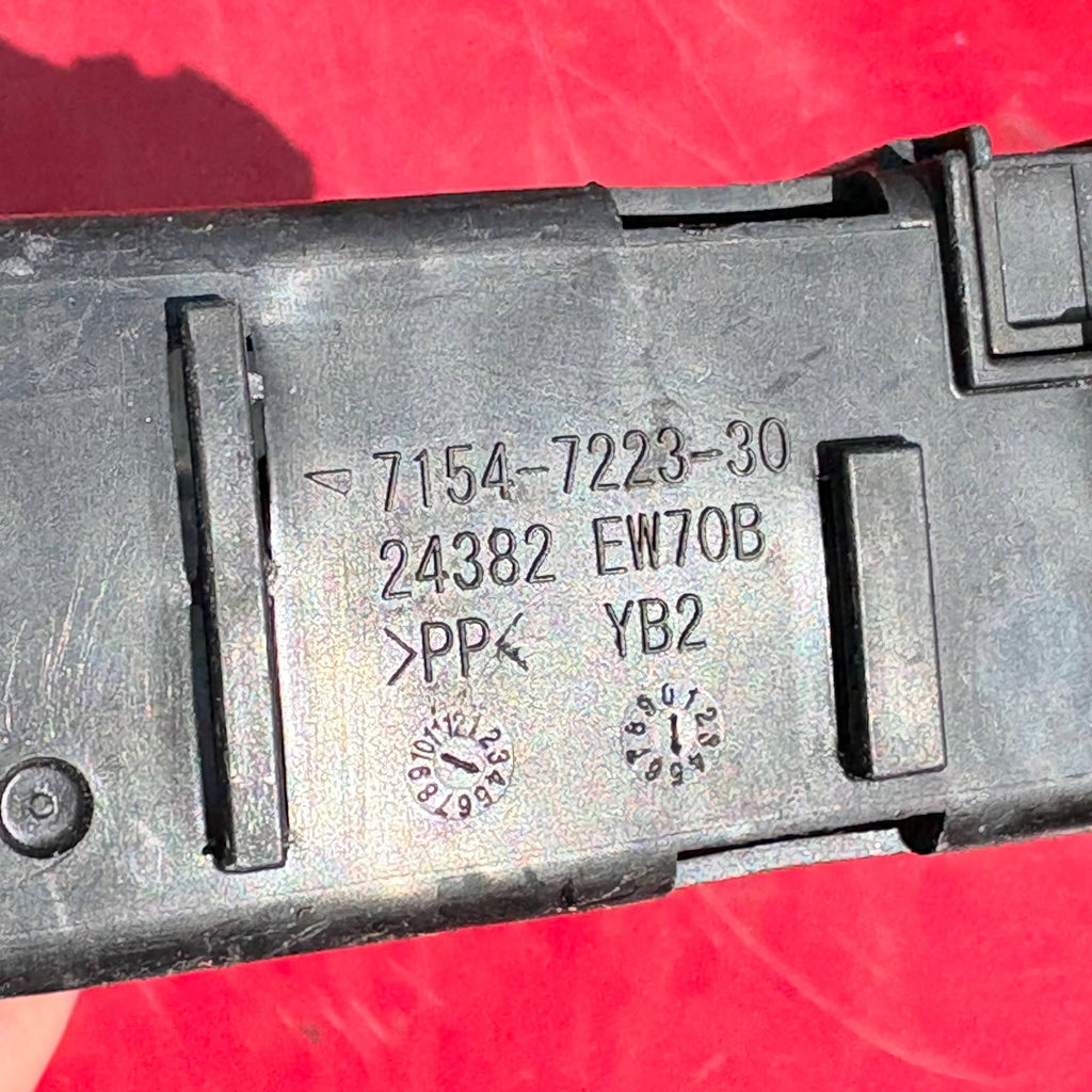 NISSAN PULSAR 2015 FUSE BOX RELAY BOARD FUSEBOX 7154-7223-30