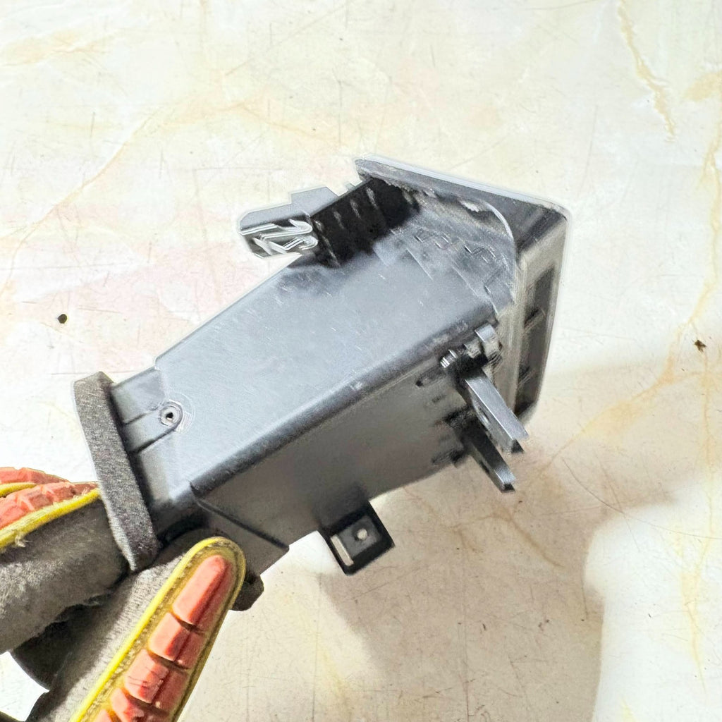 RANGE ROVER VELAR 2019 DASHBOARD RIGHT SIDE AIR VENT J8A2-018B09-AD