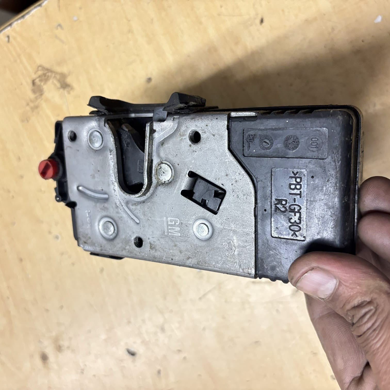 Door lock mech solenoid Driver Rear OPLE Vectra C Signum ident QX 13210763 2006