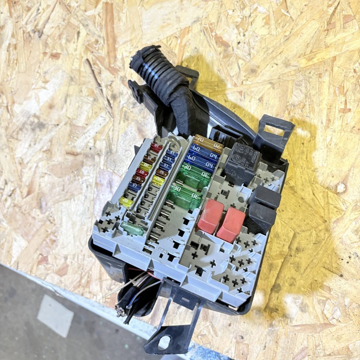 Fiat Panda Mk2 1.2 Petrol Engine Bay Fuse Box Relay Panel 03-12 51780299