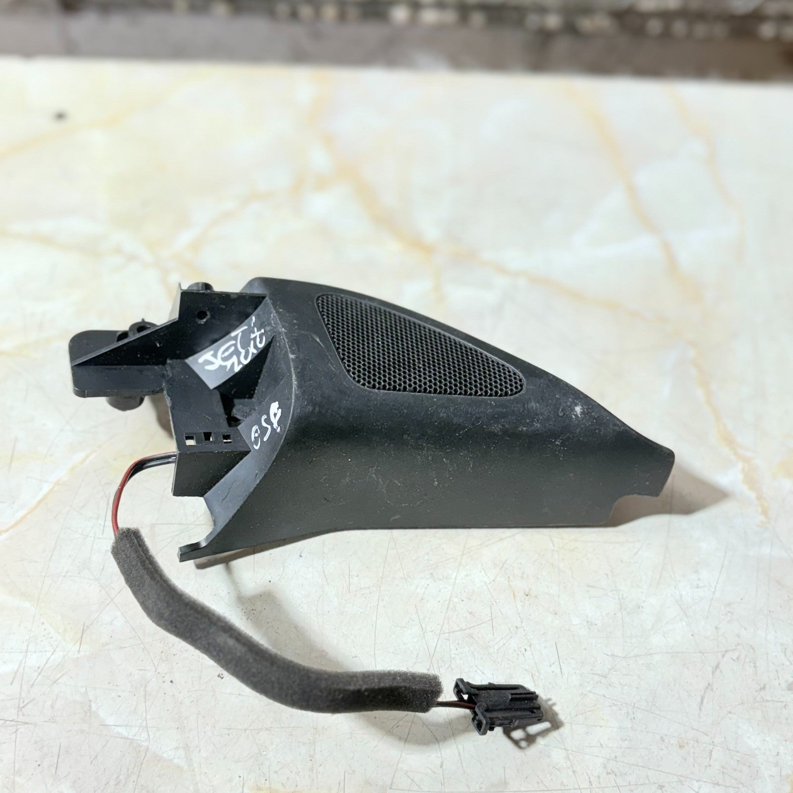 VW Jetta Mk6 2010-2014 Front Right Tweeter Speaker 1K0035411C