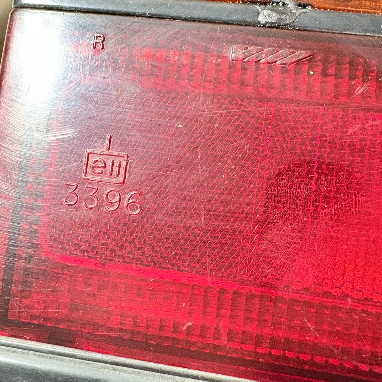 86-87 Civic 4Dr RearRight Taillight Combination Brake Signal Stop Lamp