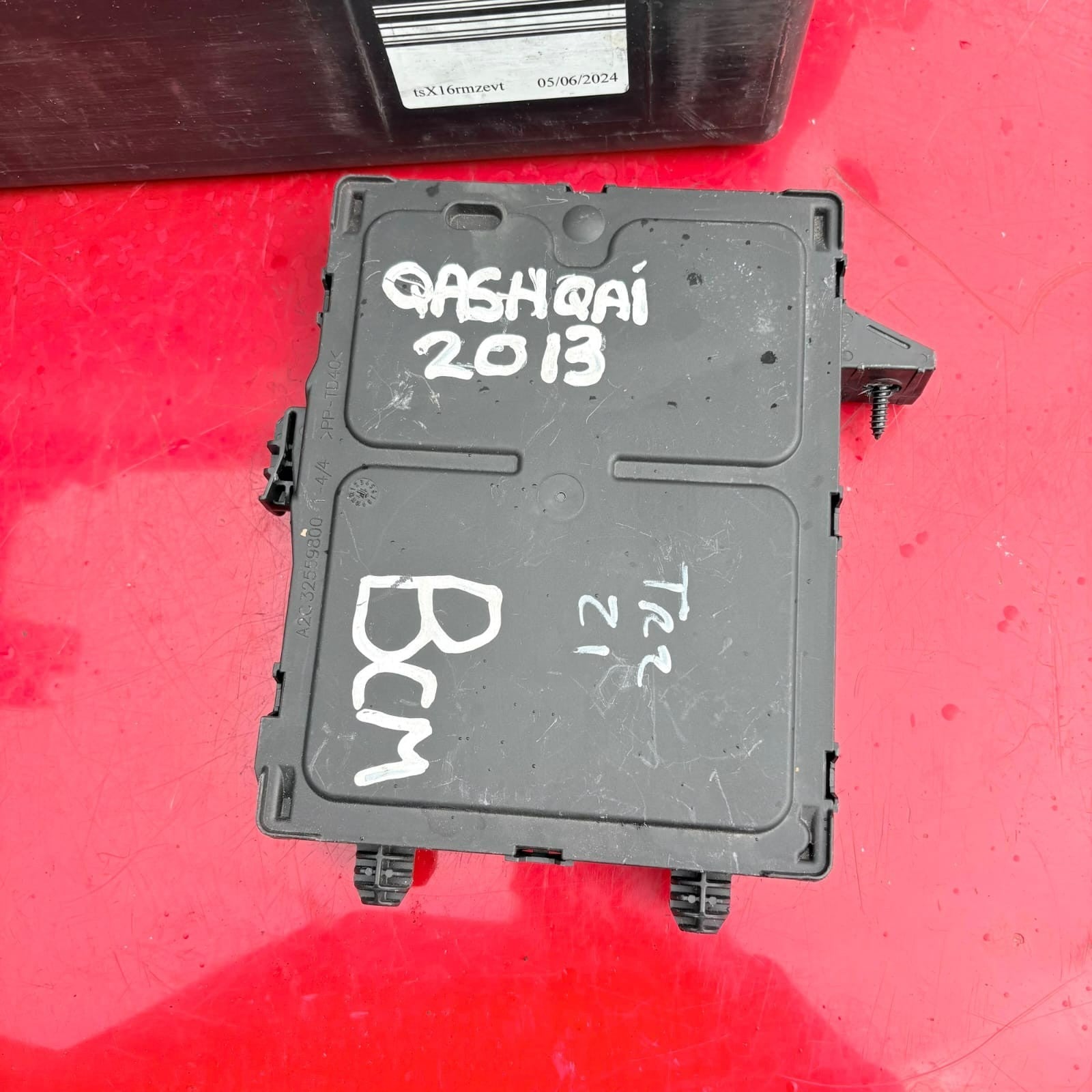 NISSAN QASHQAI 2006-2013 J11 BODY CONTROL MODULE (BCM) 284b14cb8b