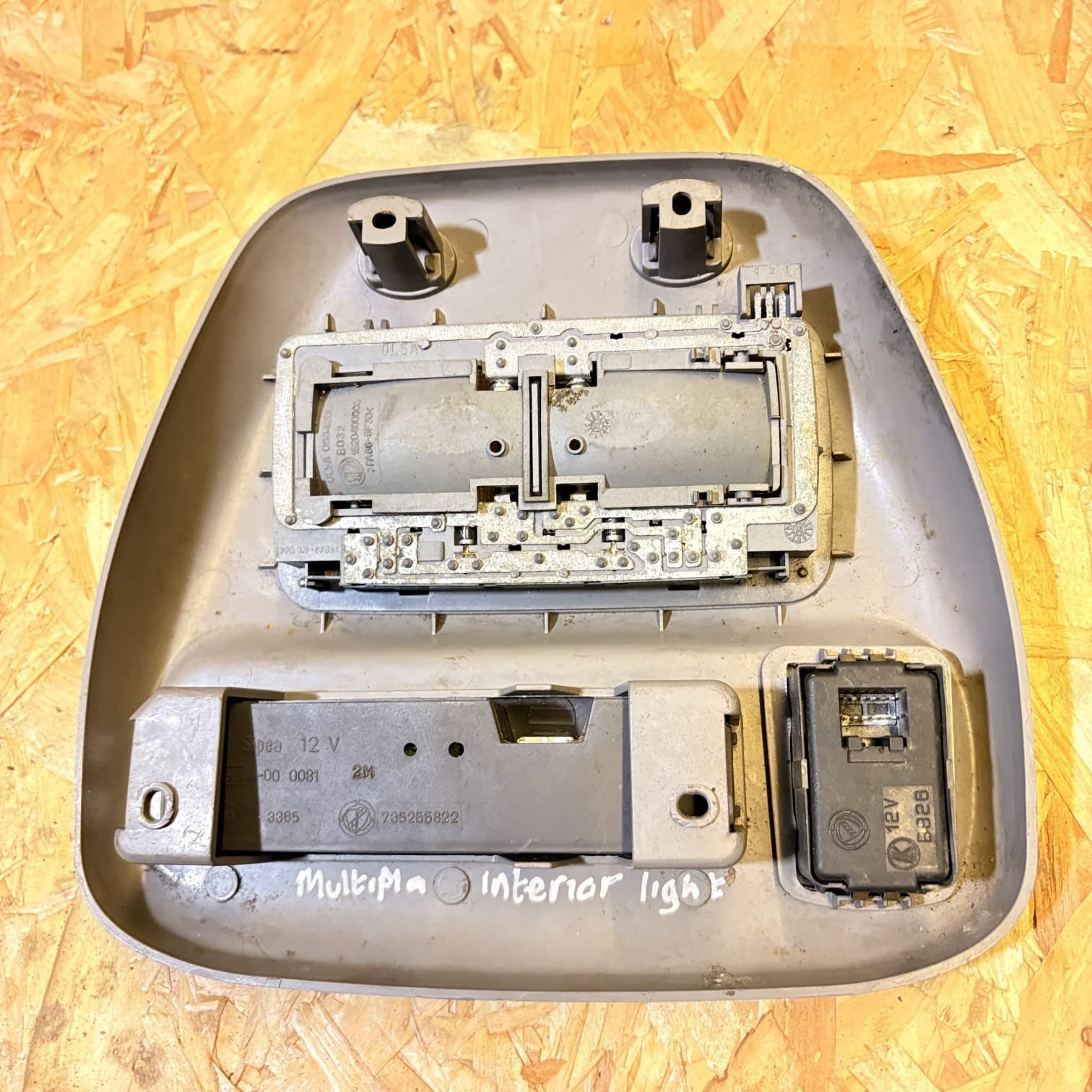 Fiat Multipla Front Interior Dome Reading Light Lamp Console 735255822 98-10
