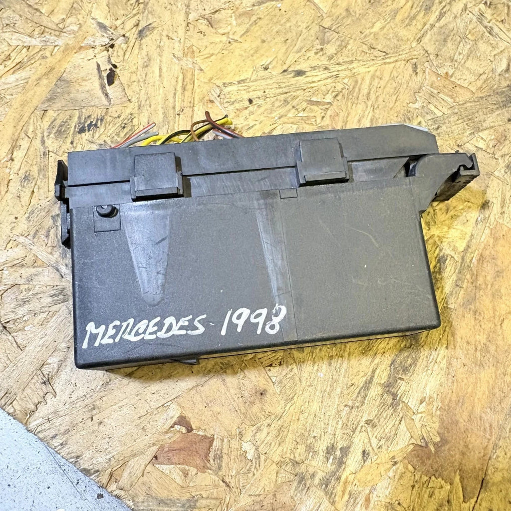 MERCEDES C CLASS 1998 W202 LIGHT CONTROL ECU 2025420532