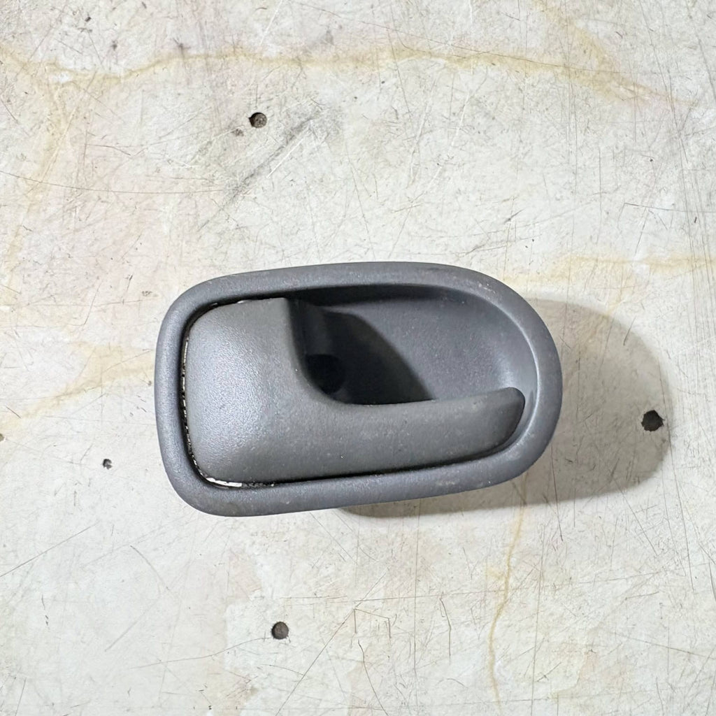 TOYOTA COROLLA Passenger Rear SIDE DOOR HANDLE 2001 69207-12020
