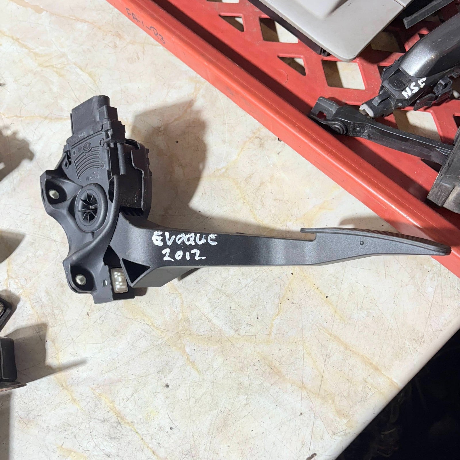 RANGE ROVER EVOQUE L538 ACCELERATOR THROTTLE PEDAL BJ32-9F836-BB 2011-2018