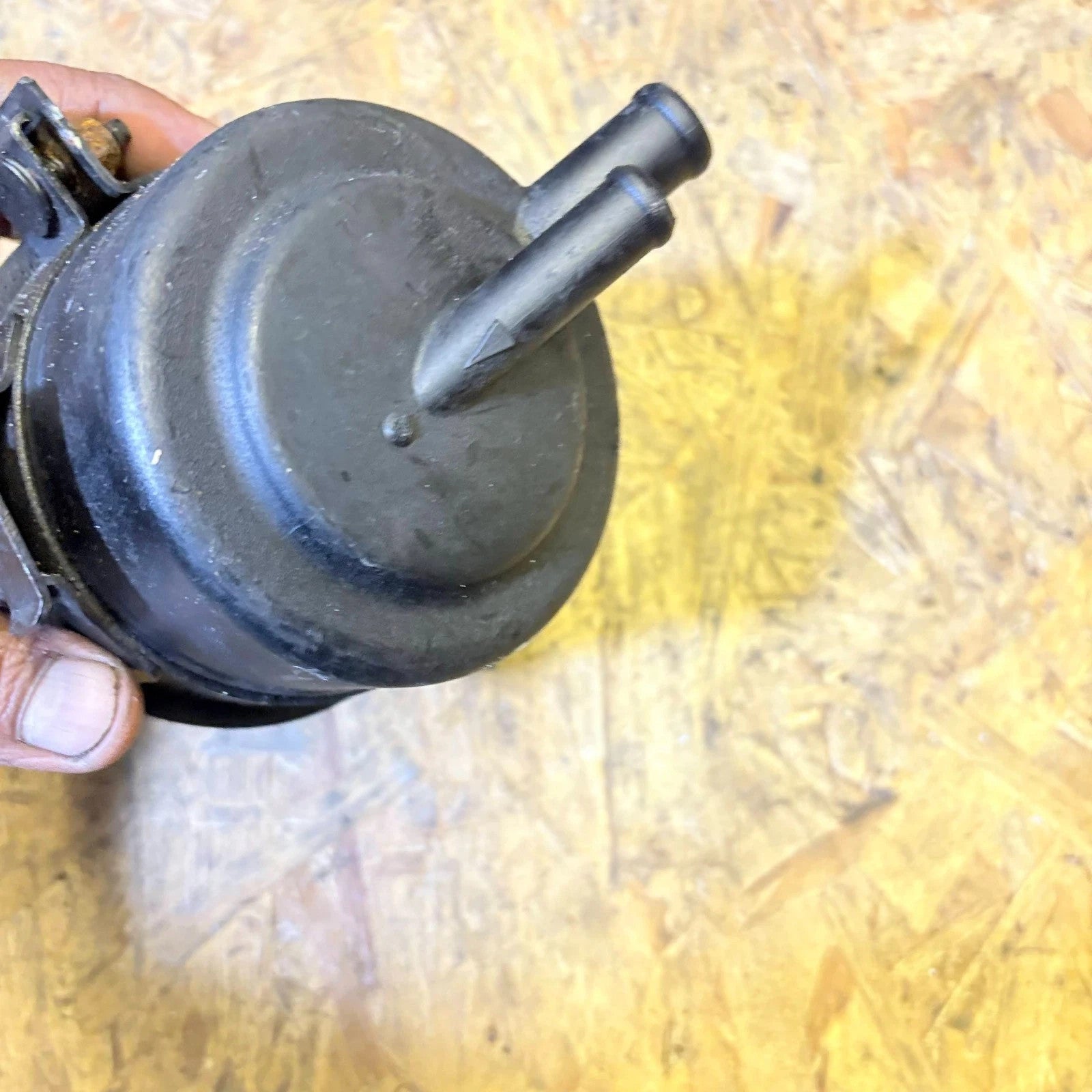 Mercedes ML W163 97-05 C W203 00-08 E W211 02-09 Power Steering Tank A2034600083
