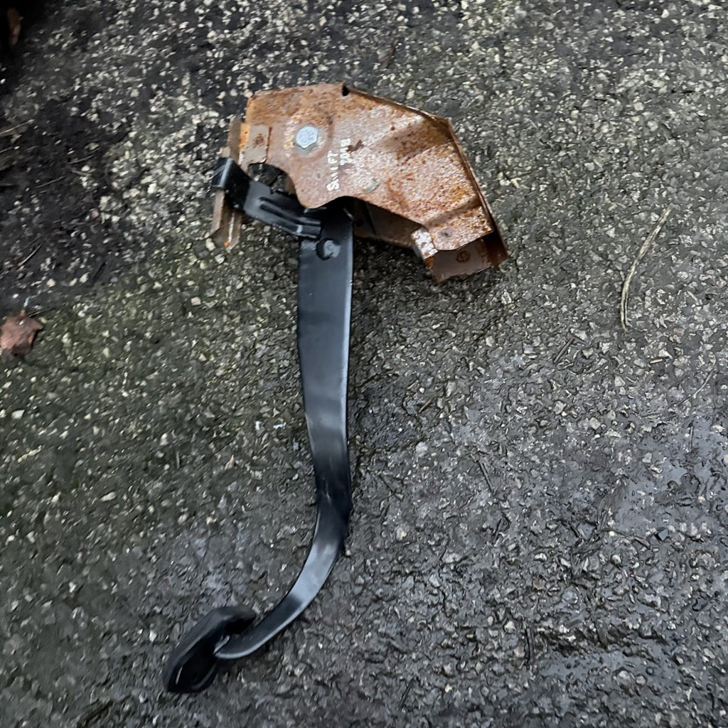 Suzuki Swift Clutch Pedal Assembly 49800-62J01-000 Mk2 1.3 Petrol 2018