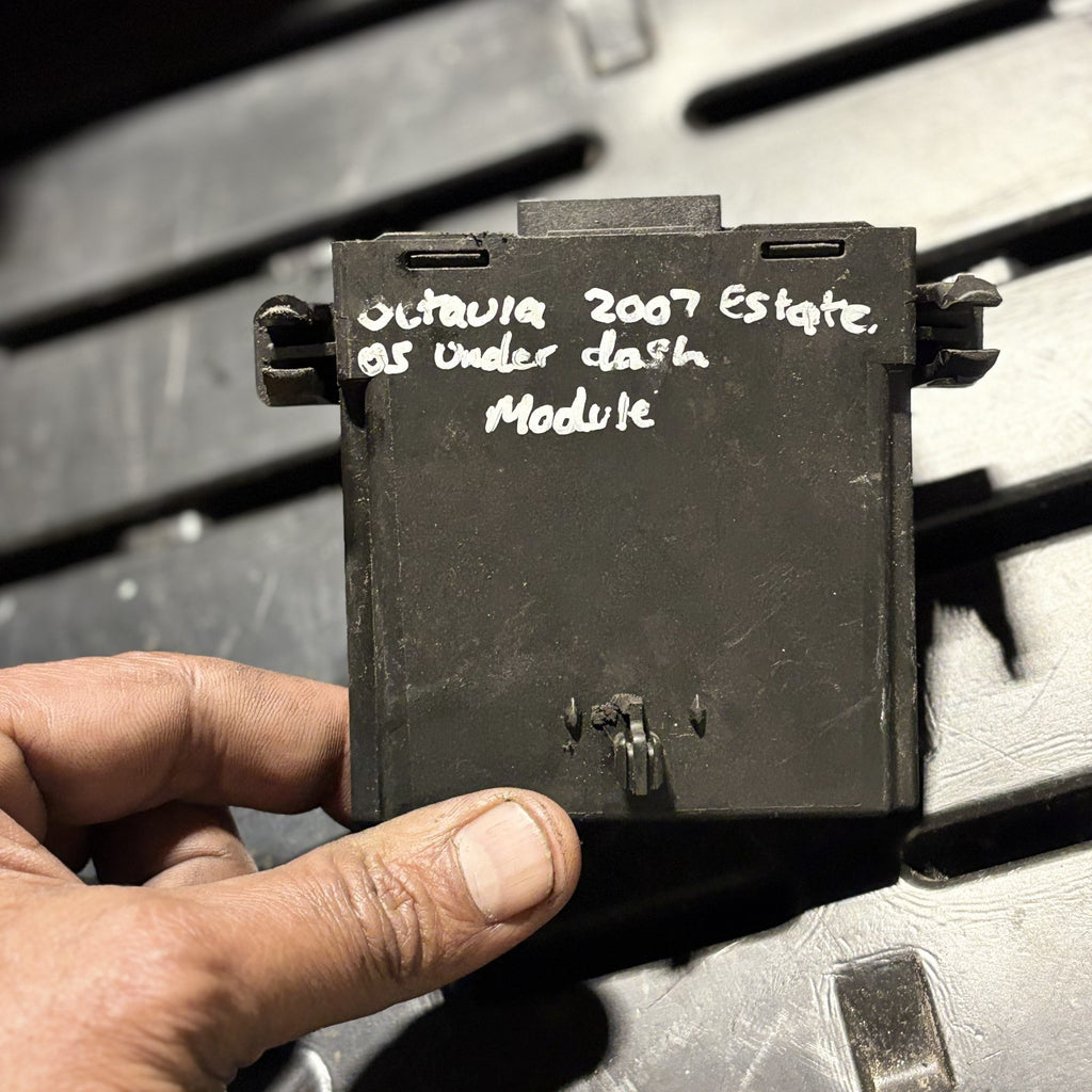 SKODA OCTAVIA 2004-2009 1Z Mk2 GATEWAY MODULE 1K0907530K