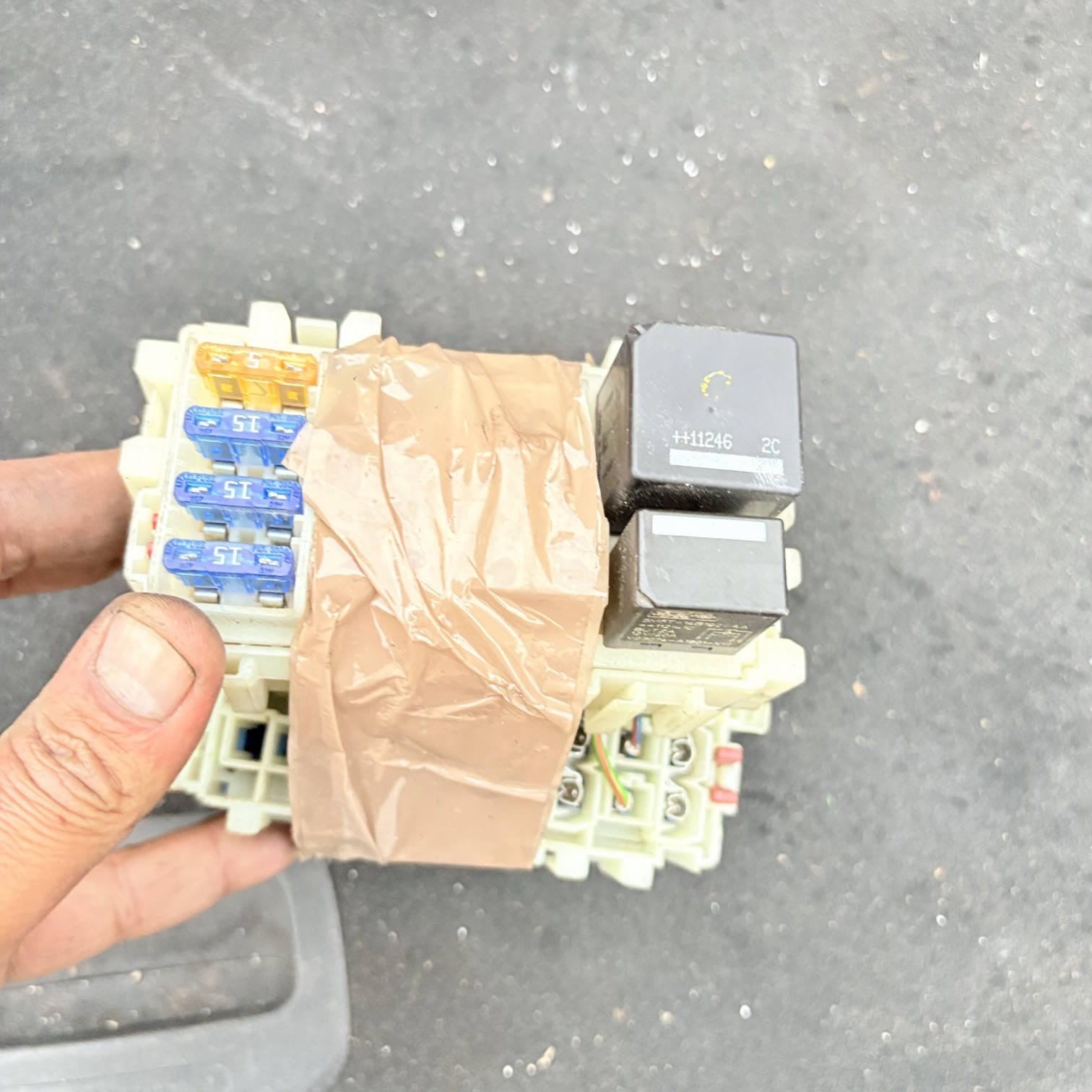 Range Rover Evoque L538 Rear Fuse Box 6G9T14K131DB 5M5T14B192CA 2011-2018