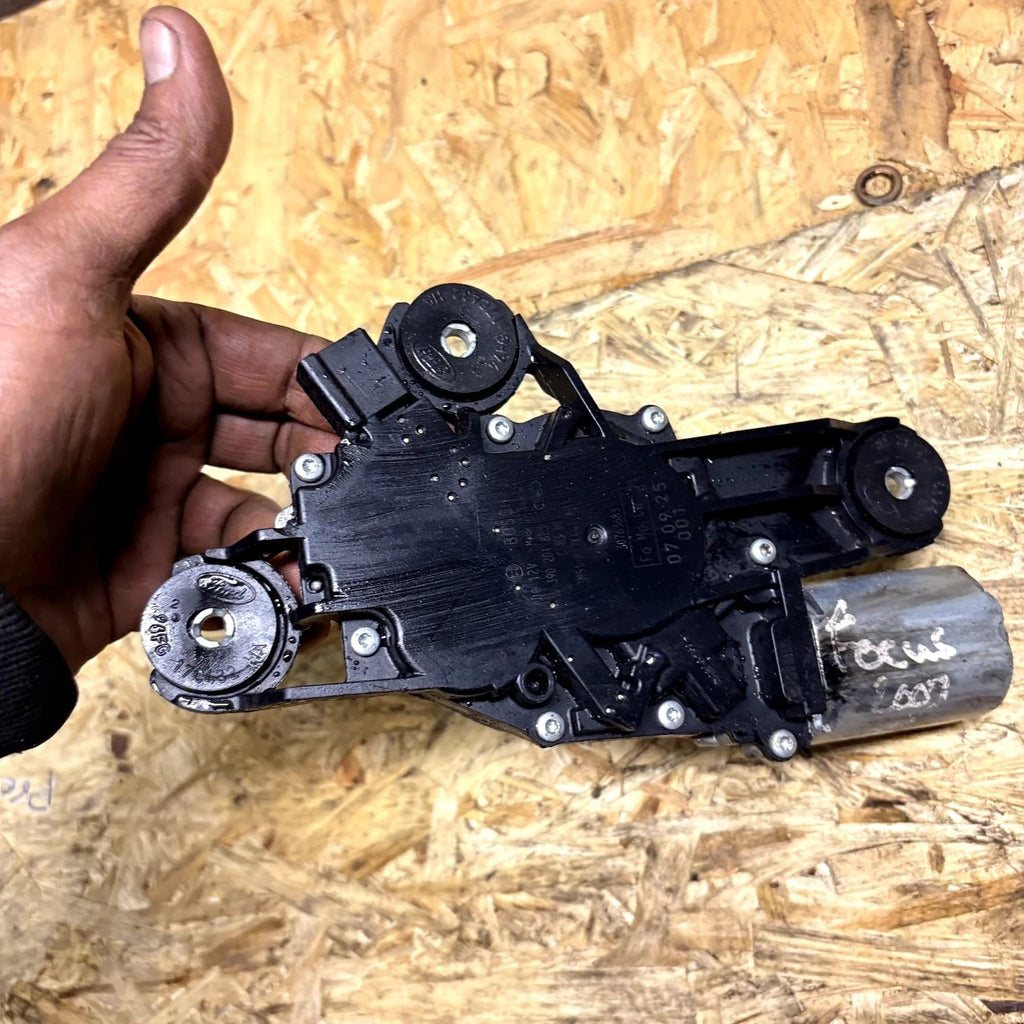 30763683rear windscreen wiper motor for VOLVO V50 FAMILIAR2.0DIESEL 1168576 2007
