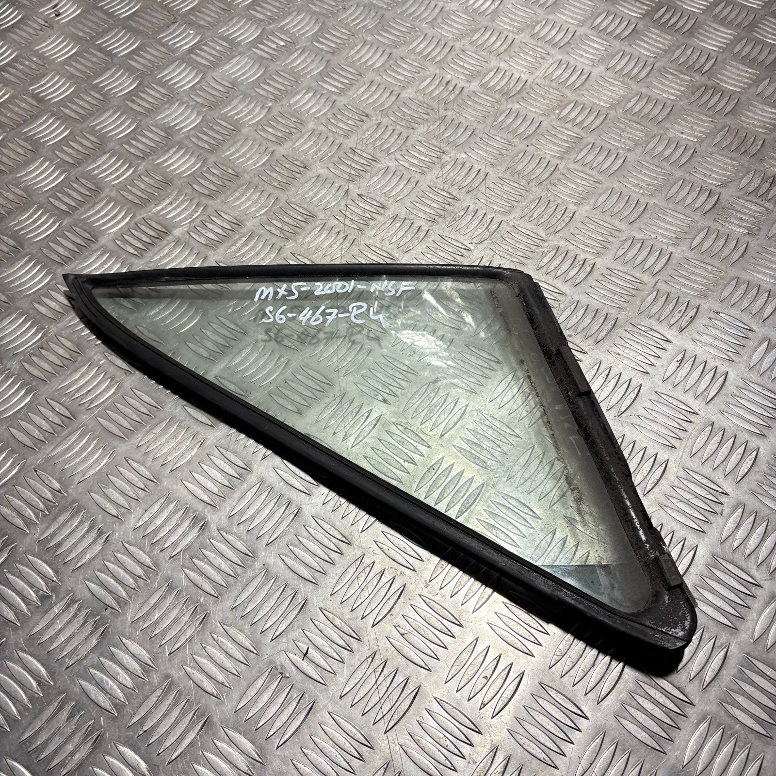 MAZDA MX5 2001 N/S/F DOOR QUARTER WINDOW GLASS FORNT LEFT SIDE