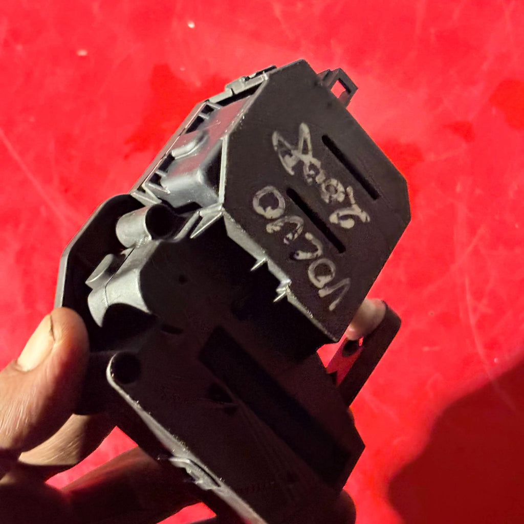 VOLVO 2008 Fuel Tank Cover Lock