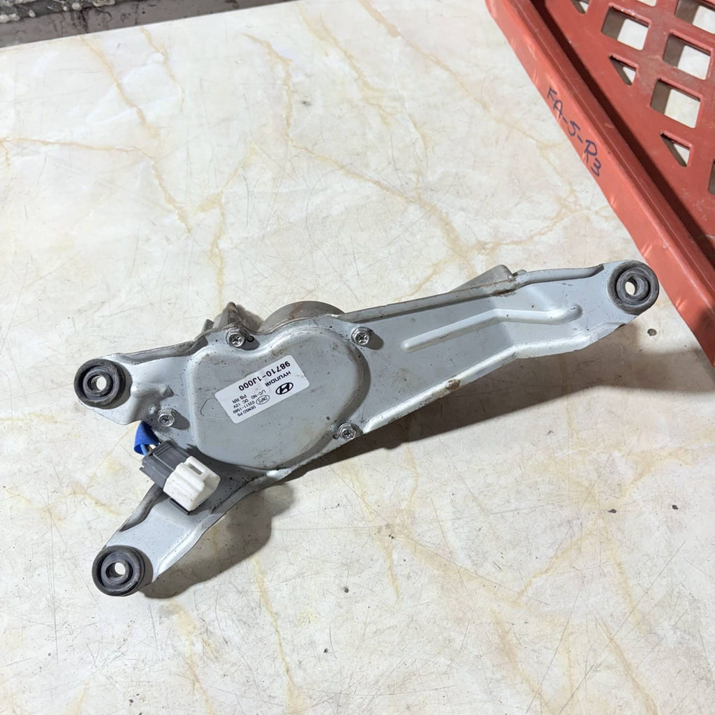 HYUNDAI I20 5 DR HATCH 1.2 WIPER MOTOR (REAR) 98710-1J000