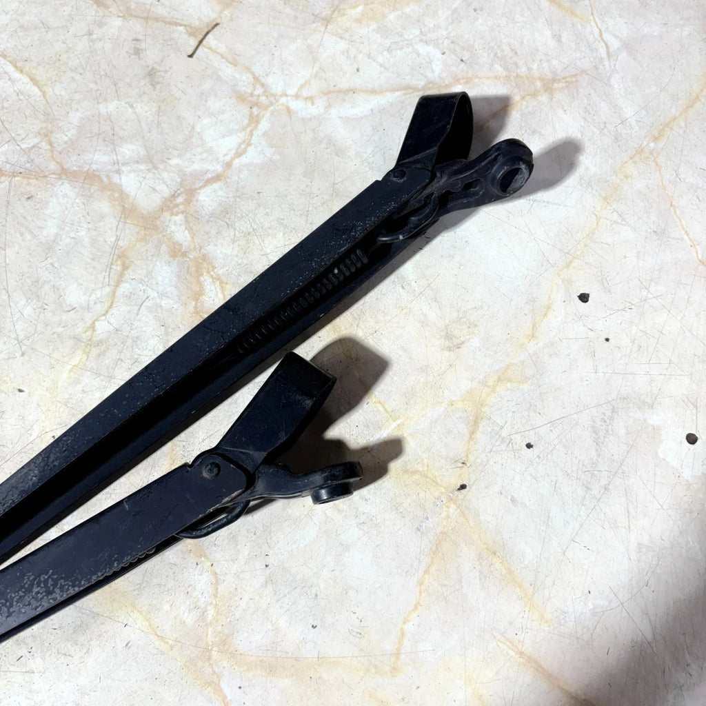 Peugeot 1007 2005-2009 Front Windscreen Wiper Arm Pair Left & Right 9646460280