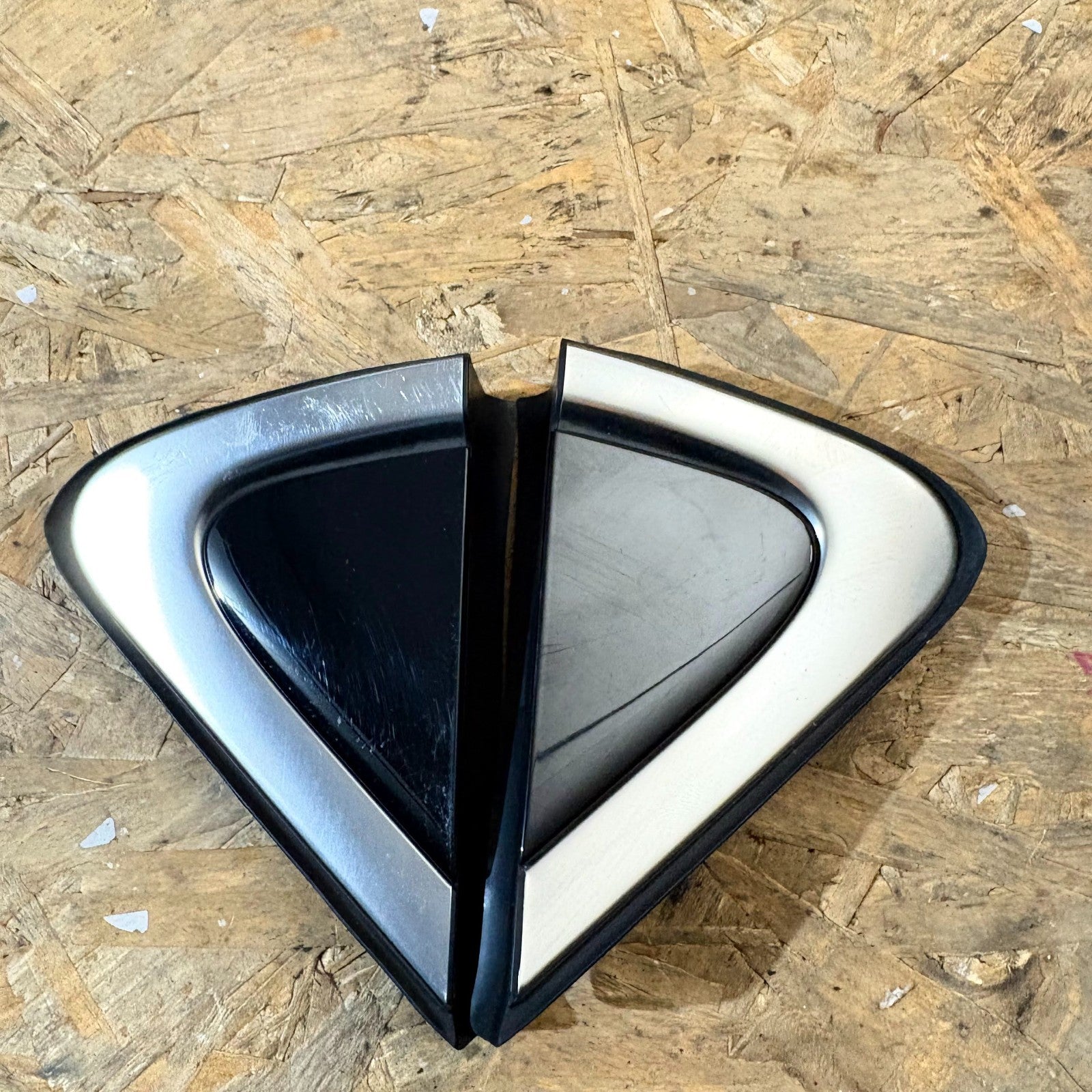 Kia Sportage Mk4 QL 2016-2021 Wing Mirror Triangle Trim 86180-D9000