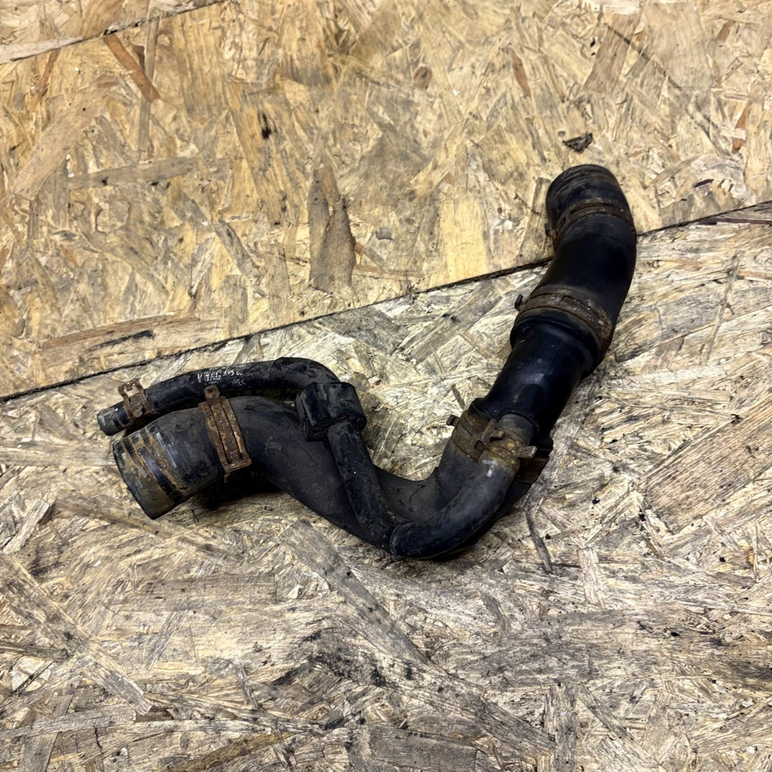 Skoda Fabia 1.2 Upper Radiator Hose Pipe 6Y0121049H 6Q0121108K 01-11