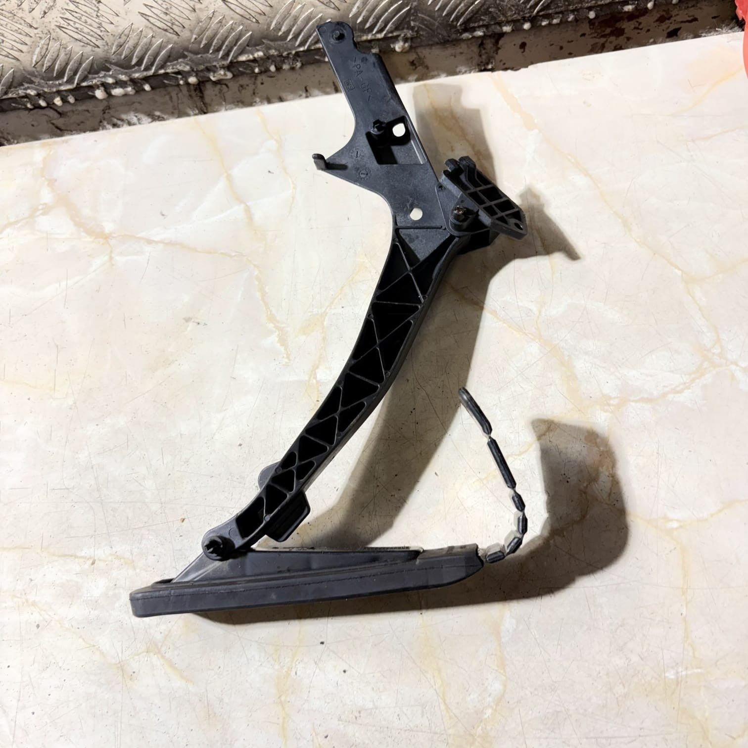 Mercedes E Class Accelerator Throttle Pedal 1243011320 W210 2.3 Petrol