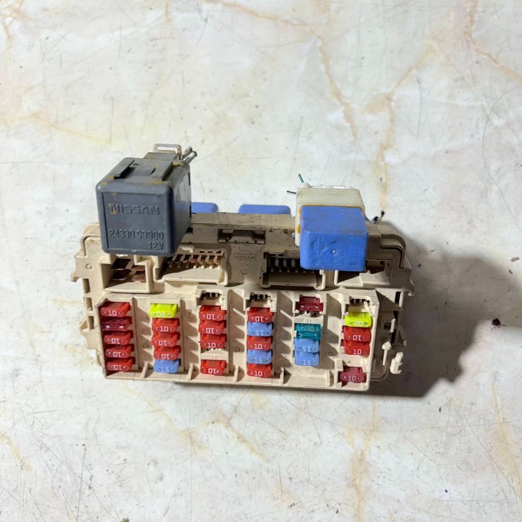 NISSAN X-TRAIL 2001-07 UNDER BONNET FUSE BOX BOARD