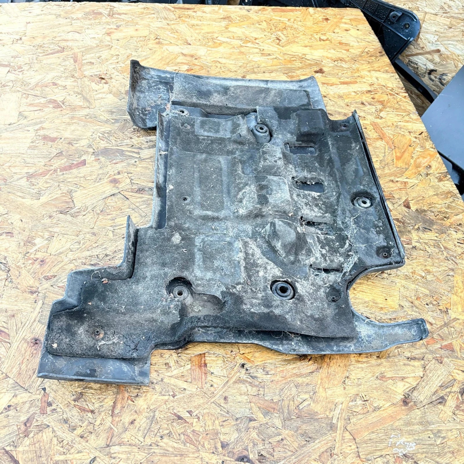 Toyota Avensis Engine Top Cover 20032009