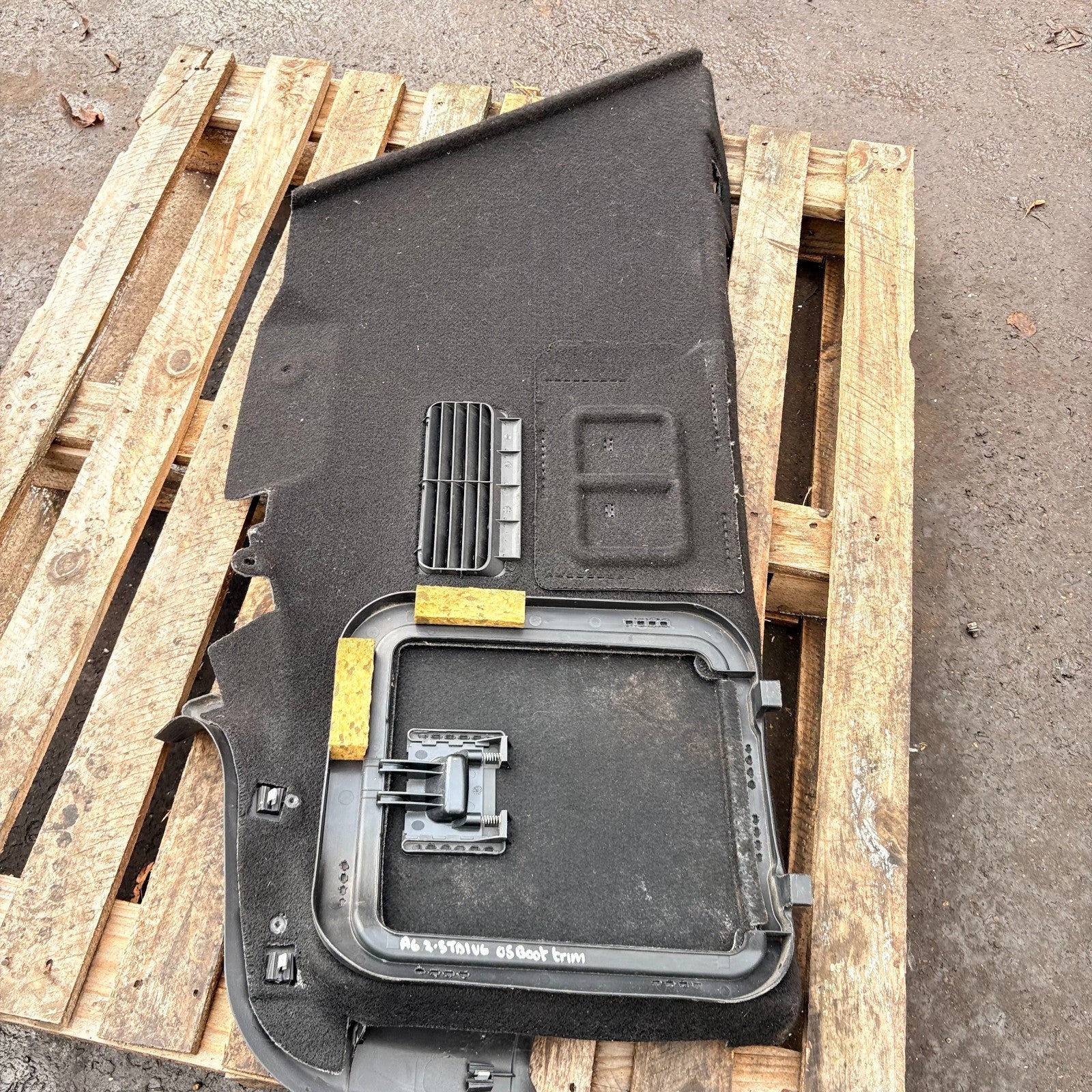 Audi A6 C6 4F 2005-2011 Rear Boot Side Trim Panel Access Hatch Vent