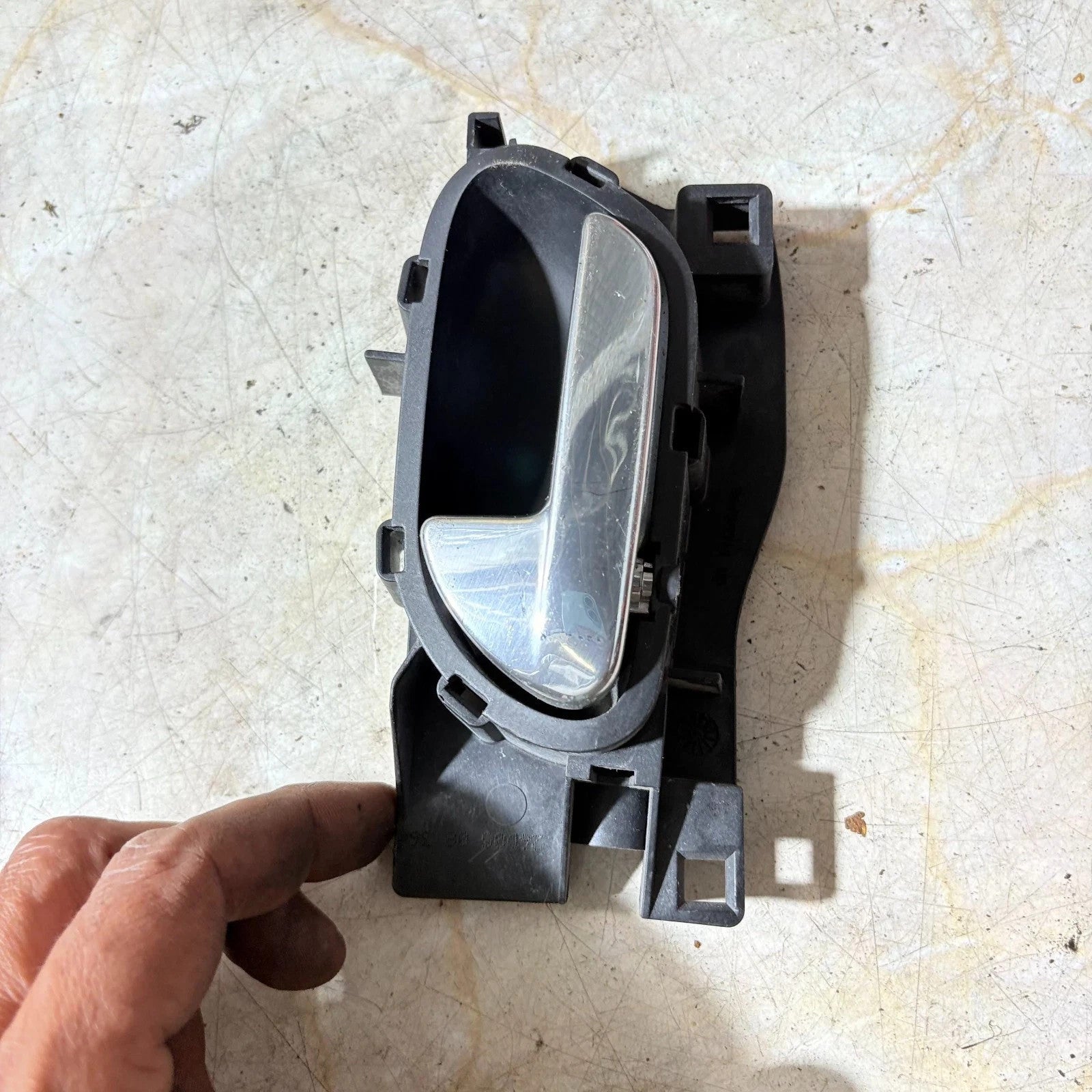 INTERIOR DOOR HANDLE FOR PEUGEOT 208