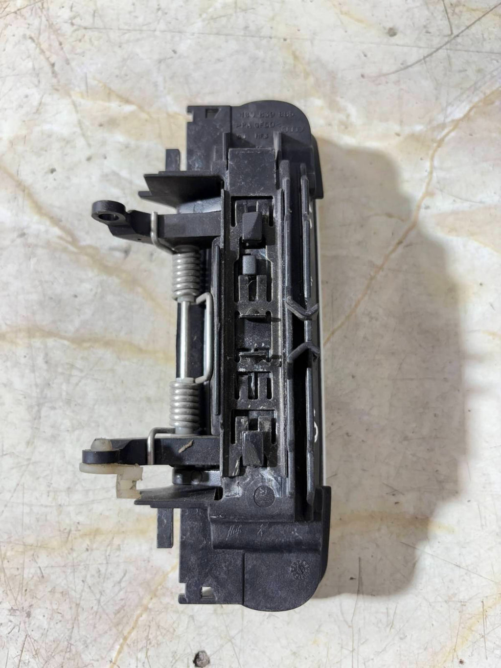 Audi A3 2010 door exterior handle Passenger Side Rear 4BQ839885