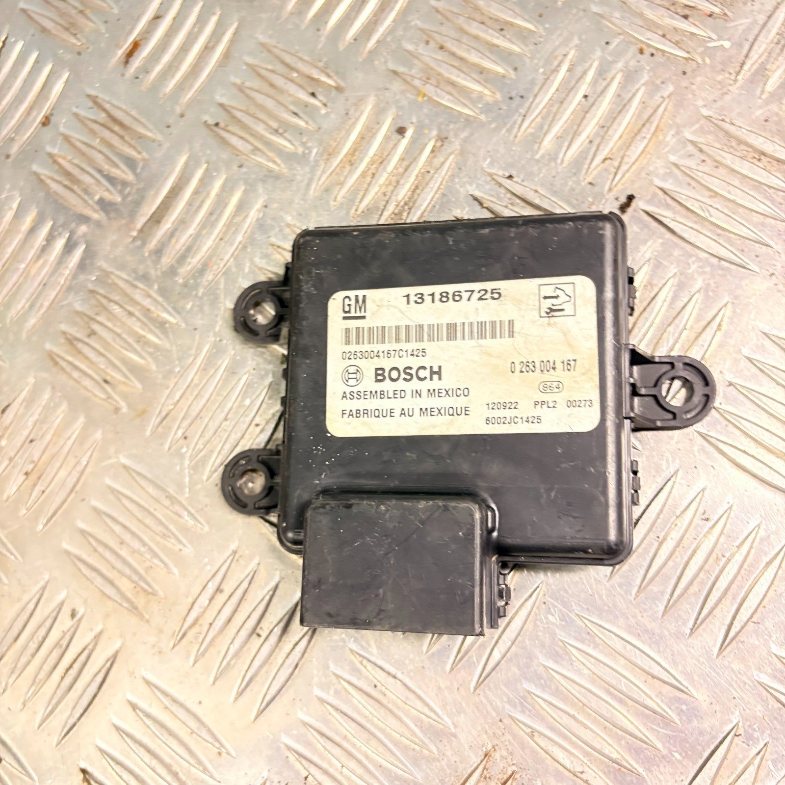 VAUXHALL CORSA 2012 PARKING PILOT CONTROL MODULE 13186725 BOSCH 0263004167