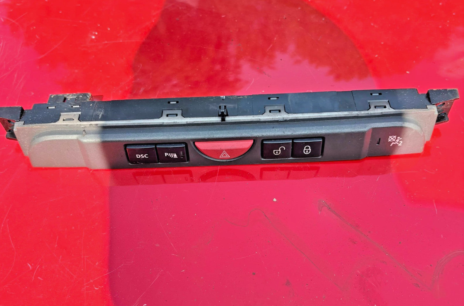 Land Rover Discovery 3 2004-2009 Hazard Control & Lock Switch YUL500400WUX