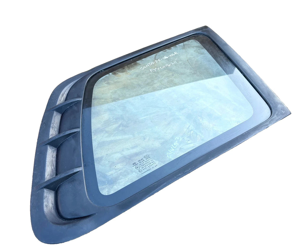 HYUNDAI SANTA FE QUARTER WINDOW GLASS REAR RIGHT SIDE MK2 2005 - 2012