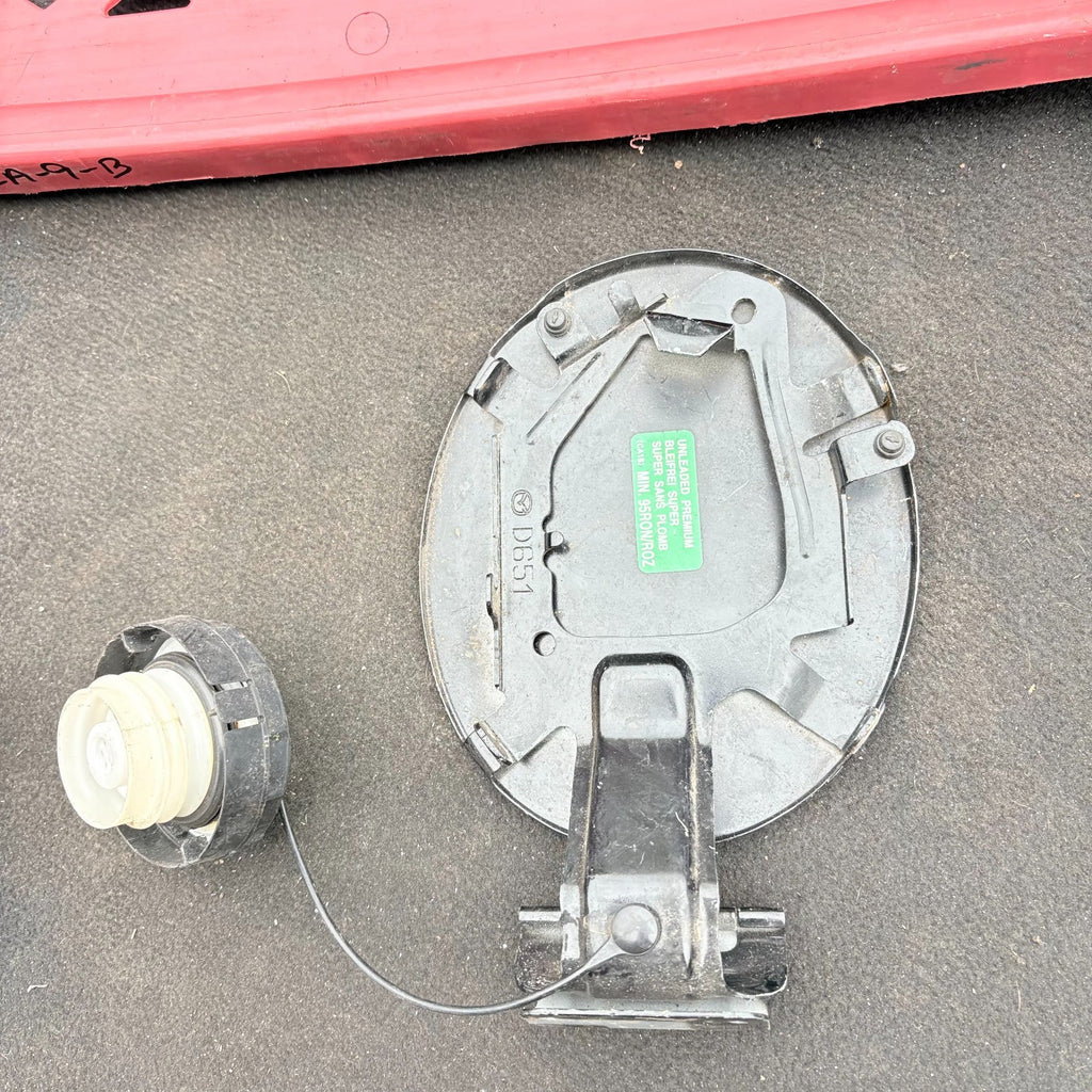 Mazda 3,5,6 Fuel Filler Flap Lid Cover 95ron/Roz