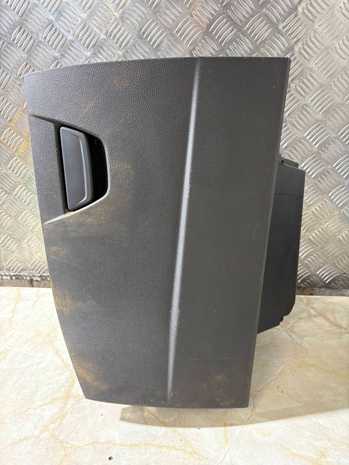FORD FOCUS 2014 GLOVEBOX VPBM5XA06010