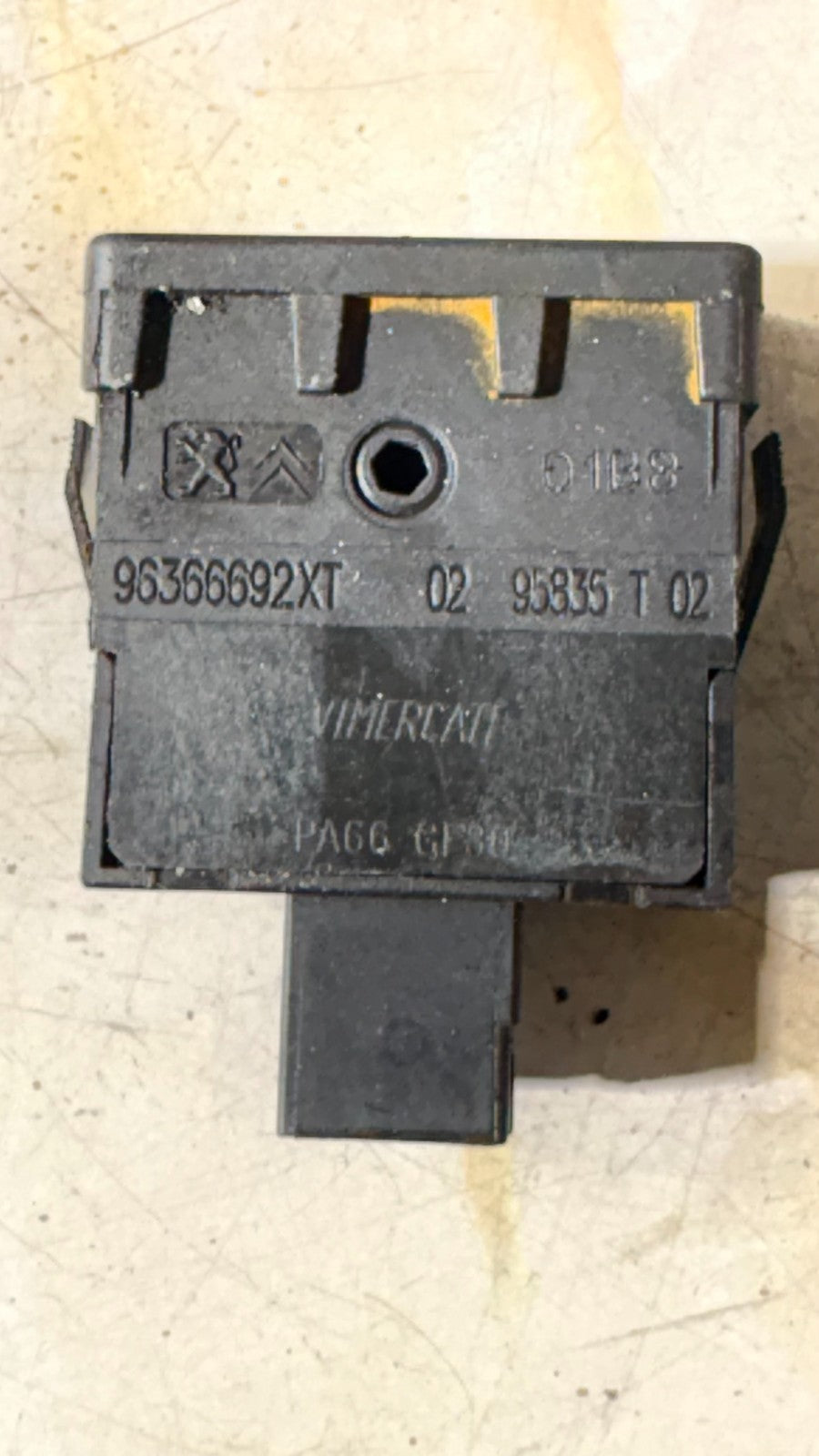 Peugeot 307 2002 Headlight Level Control Switch 96366692XT/02 95835 T 02