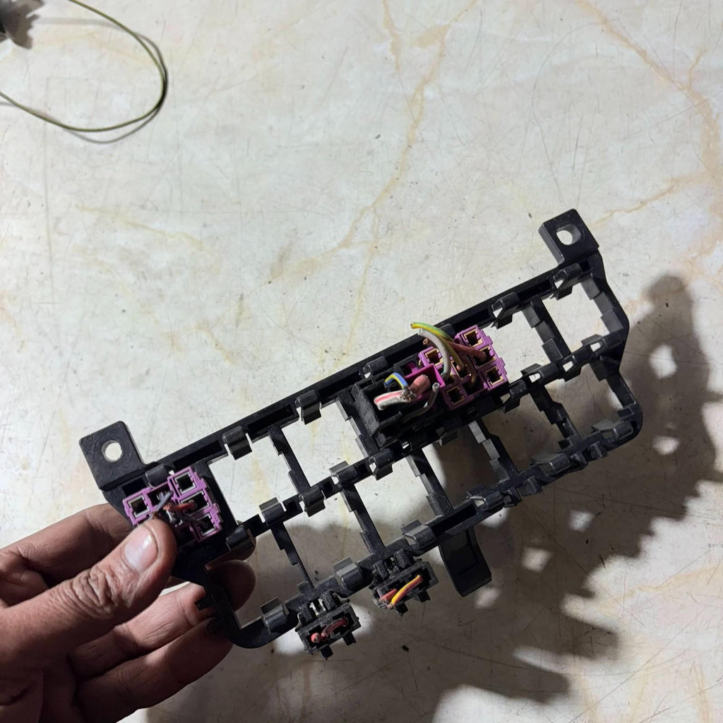 2006-2010 VW Beetle Mk1 Engine Fuse Box Relay Assembly